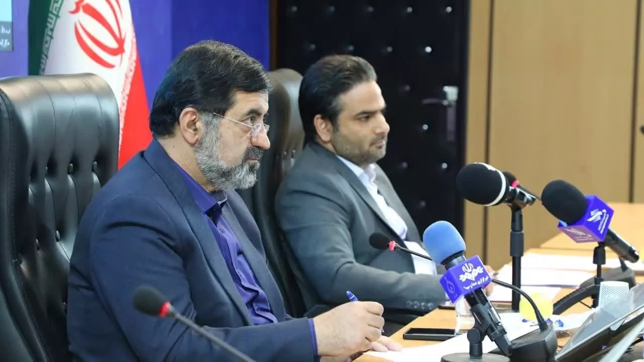 دومین نشست رسانه ای بهنام جو استاندار قم با جمعی از اهالی رسانه و خبرنگاران استان برگزار شد.