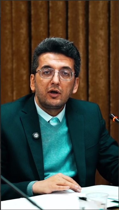   گفتگو جنجالی دکتر مظفر پور فعال حوزه صنعت و عضو هیئت مدیره اتحادیه کشوری آسانسور و پله برقی با مهندس مصطفی میرسلیم عضو مجمع تشخیص مصلحت نظام